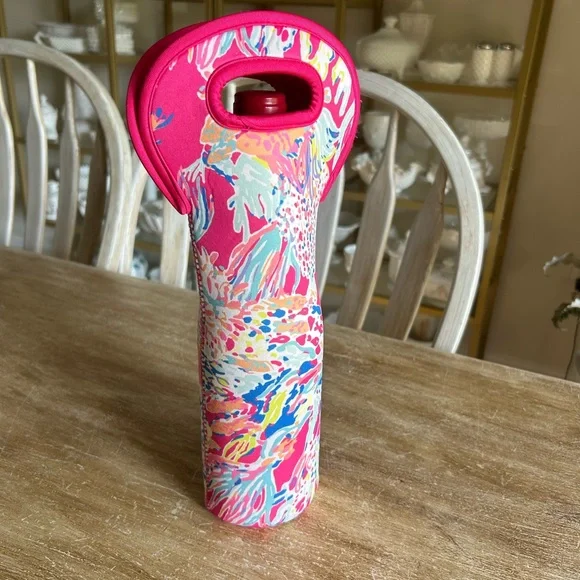 Lily Pulitzer Wine Bag - Picture 4 of 5